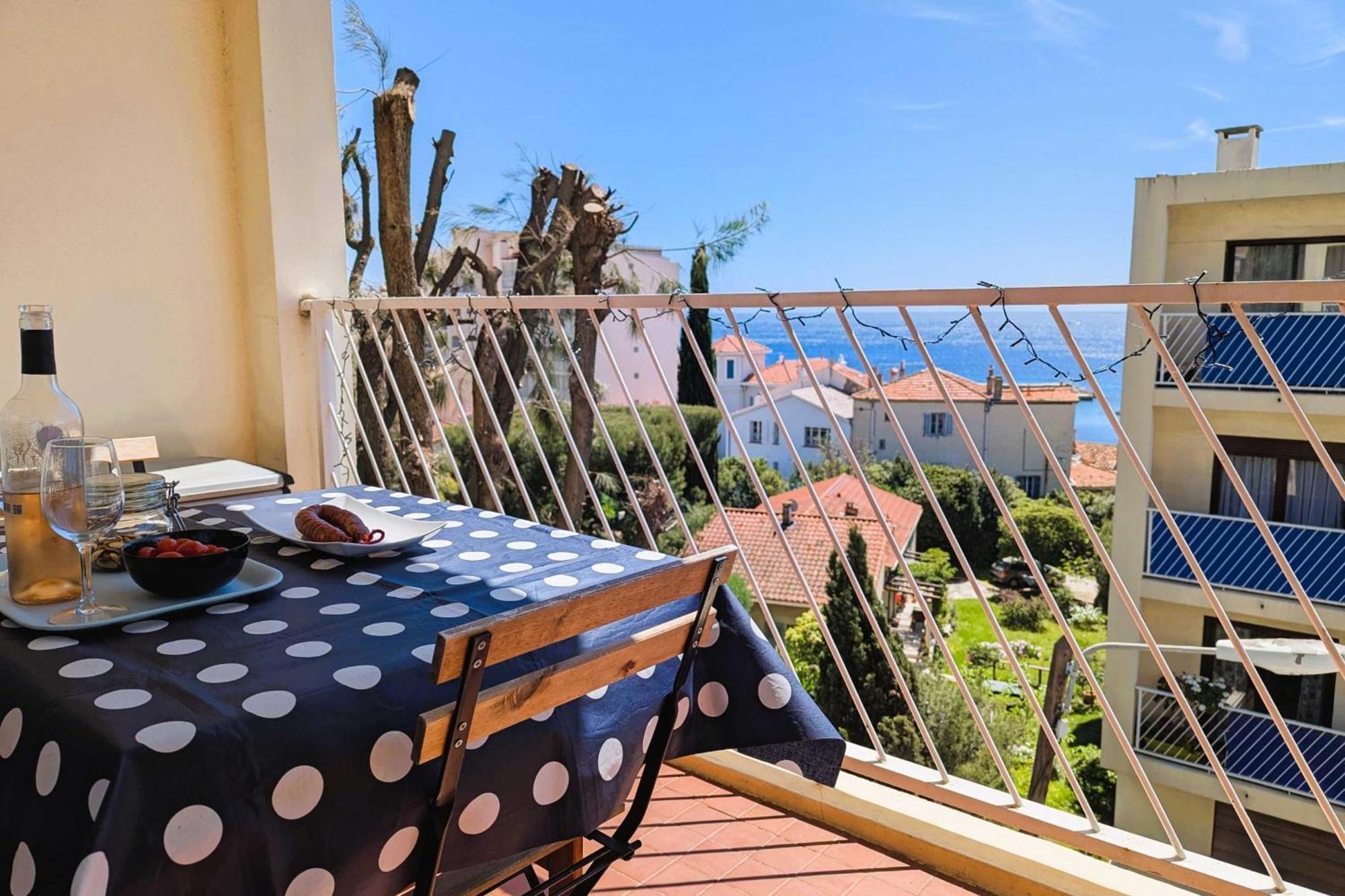 For 2 - Sea View Toulon